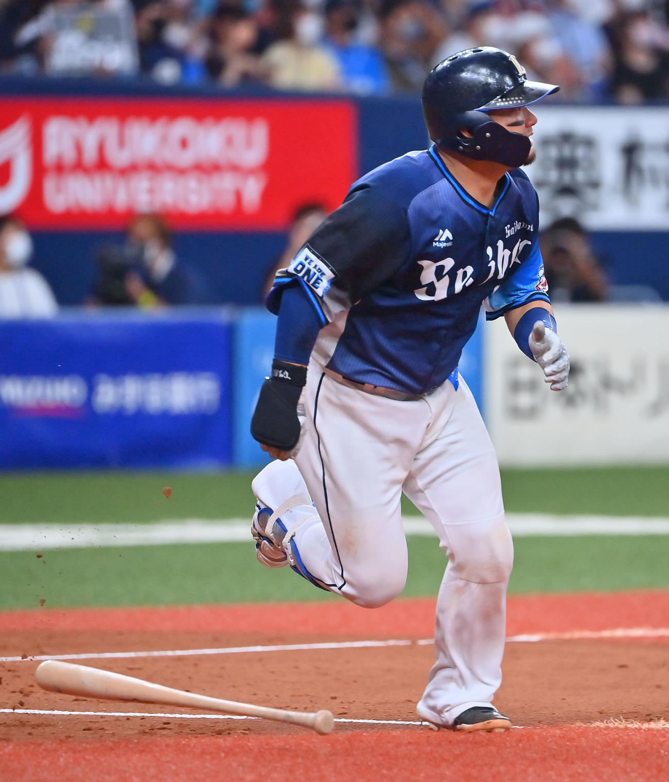 オリックス対西武　4回表西武無死一塁、中越えに適時二塁打を放つ森（撮影・和賀正仁）