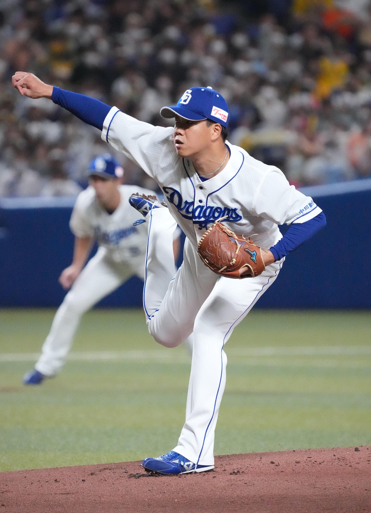 中日対阪神　1回表、登板する中日先発の柳（撮影・森本幸一）（撮影・森本幸一）