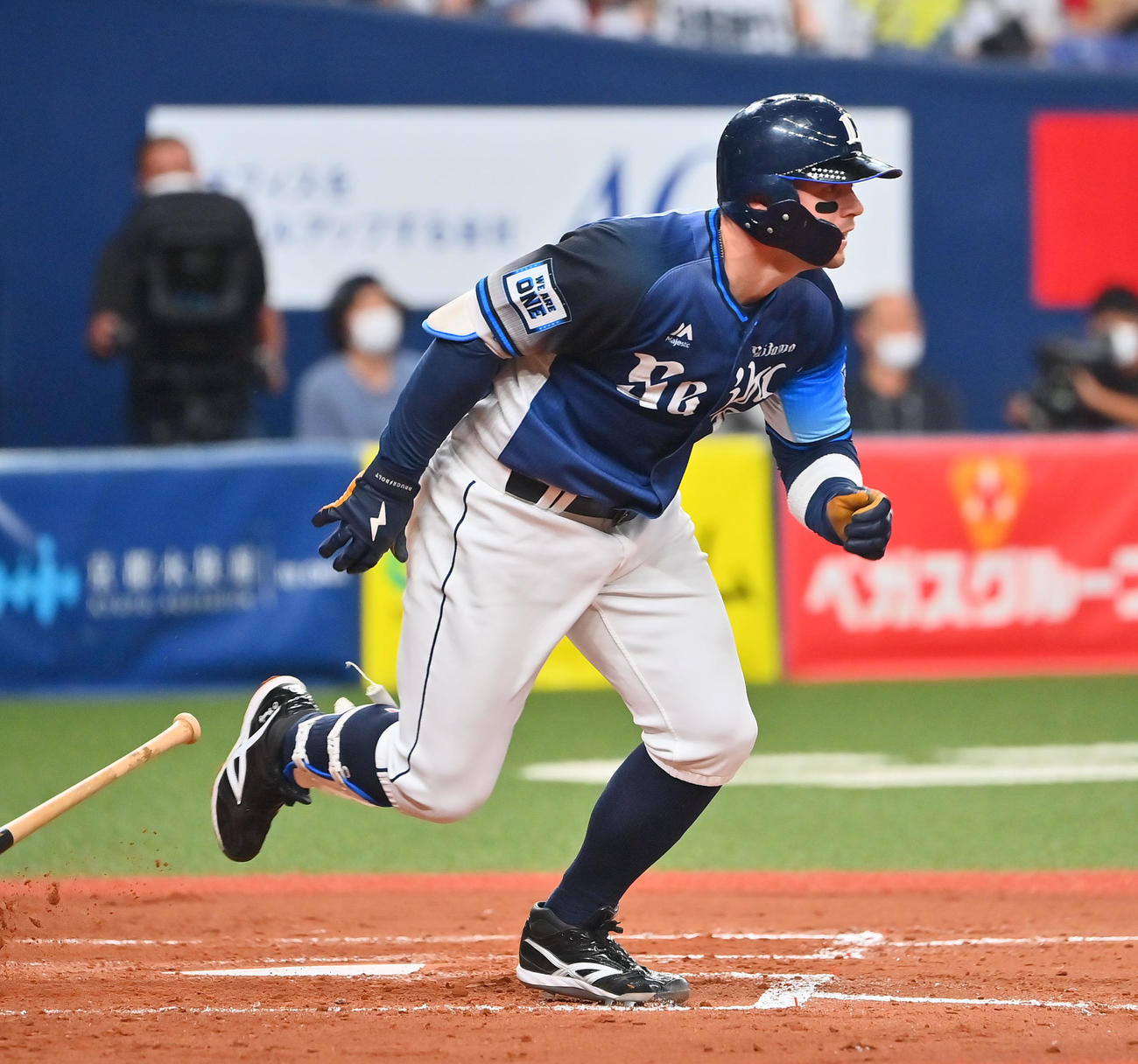 オリックス対西武　4回表西武無死満塁、二ゴロ併殺の間に三走を迎えるオグレディ（撮影・和賀正仁）