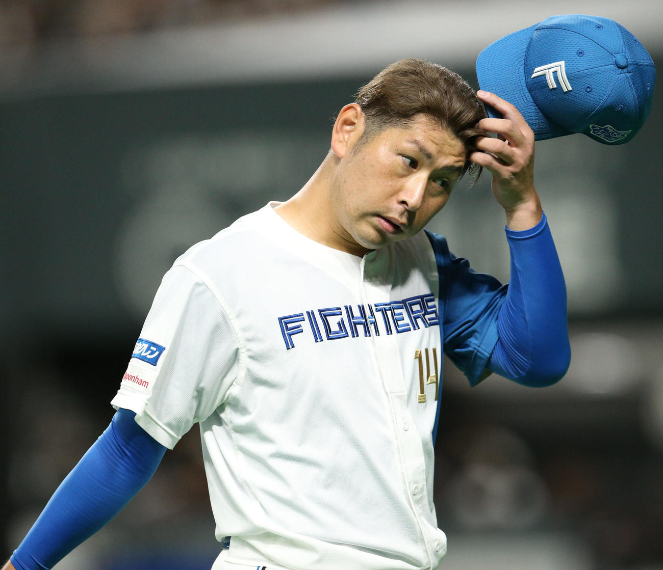 日本ハム対ソフトバンク　7回途中で降板する加藤（撮影・佐藤翔太）