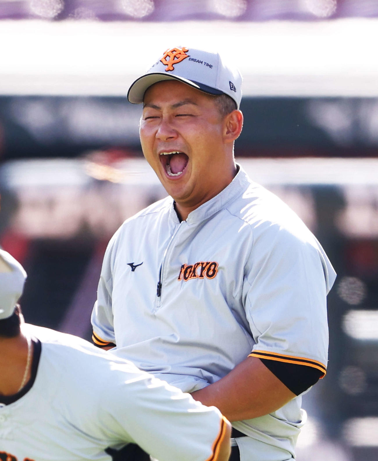 広島対巨人　試合前、笑顔を見せる巨人中田（撮影・河田真司）