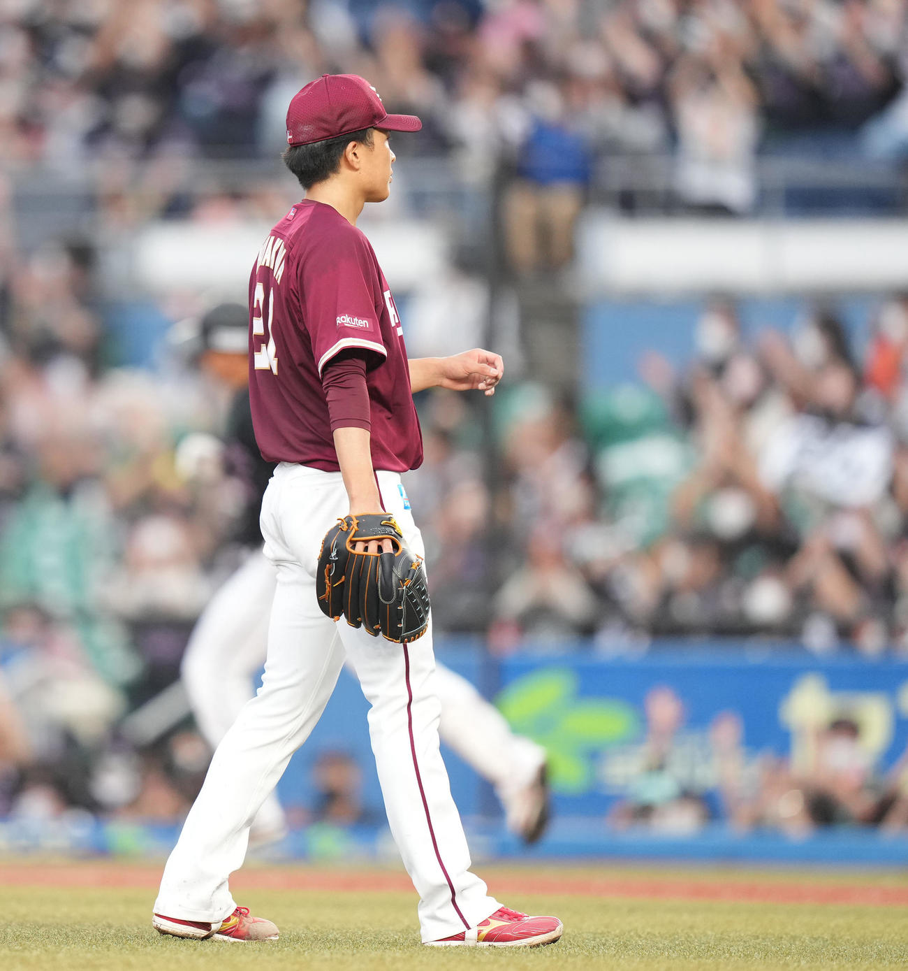 ロッテ対楽天　5回裏ロッテ1死二塁、安田に右越え2点本塁打を浴びる早川（撮影・鈴木みどり）