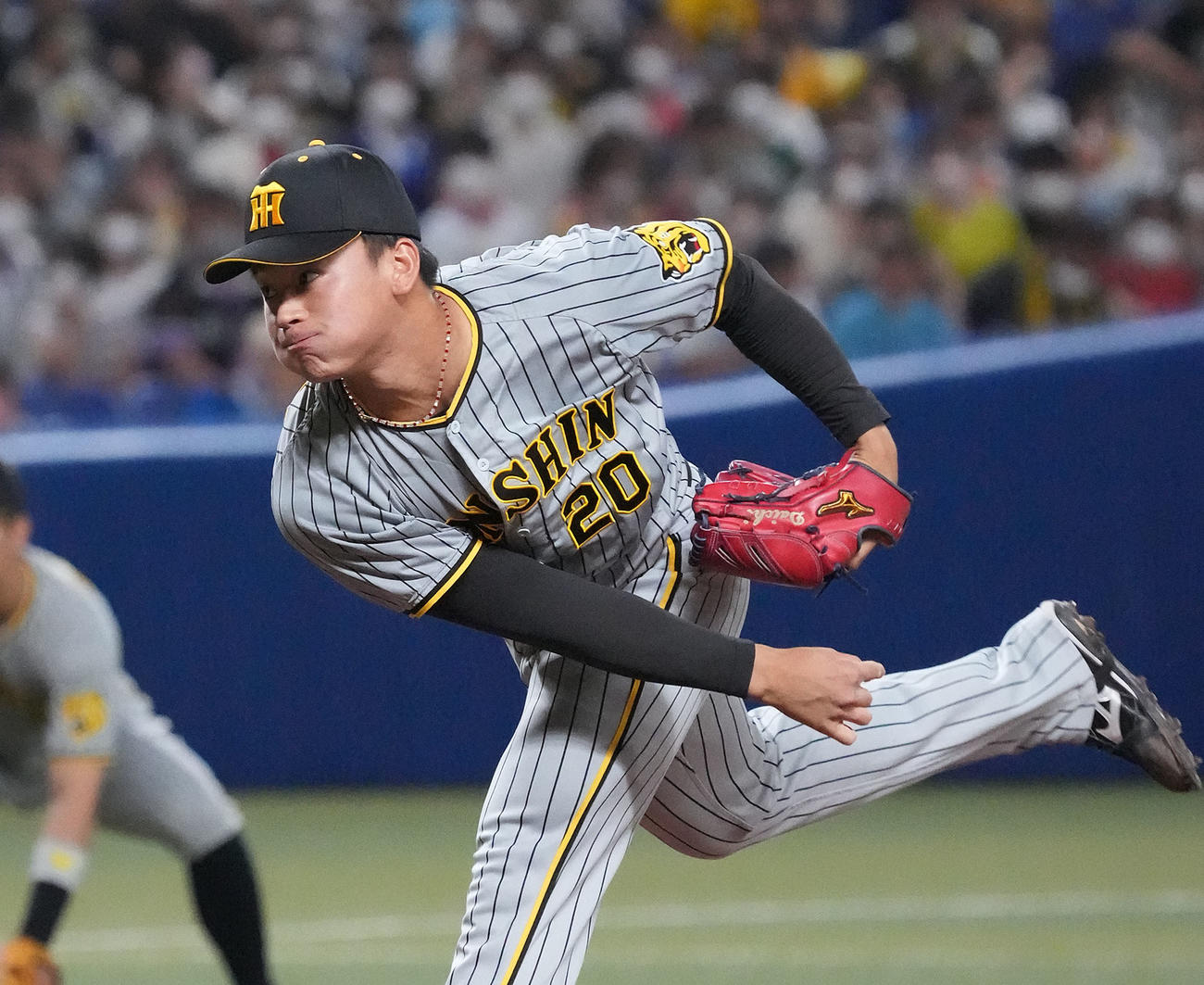 中日対阪神　1回裏、登板する阪神先発の森木（撮影・森本幸一）