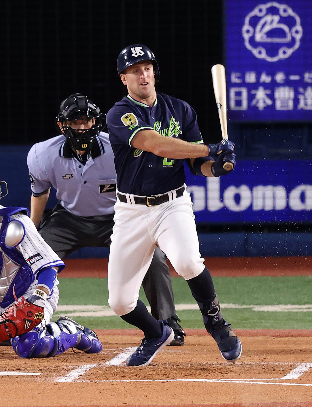 DeNA対ヤクルト　2回表ヤクルト無死一、二塁、キブレハンは左前適時打を放つ（撮影・鈴木正人）