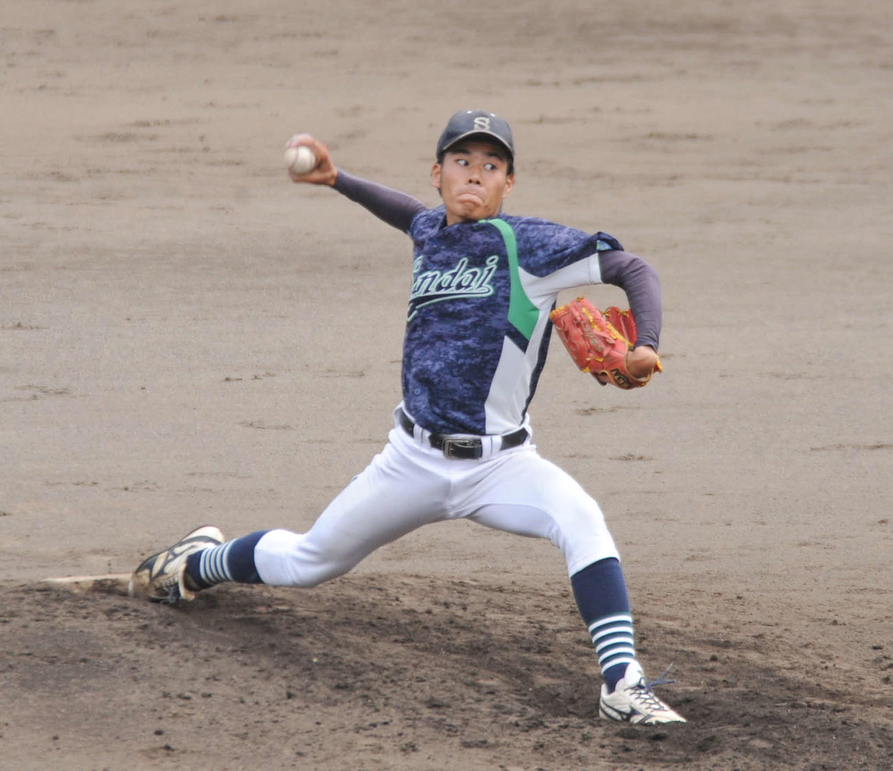 8回1安打1失点と好投した静岡産大の山崎