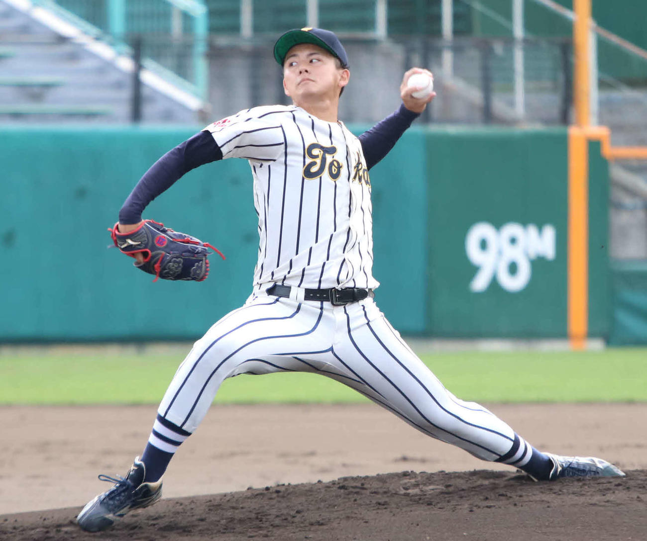 東海大北海道対札幌大谷大　9回完封した東海大北海道・渡部（撮影・山崎純一）