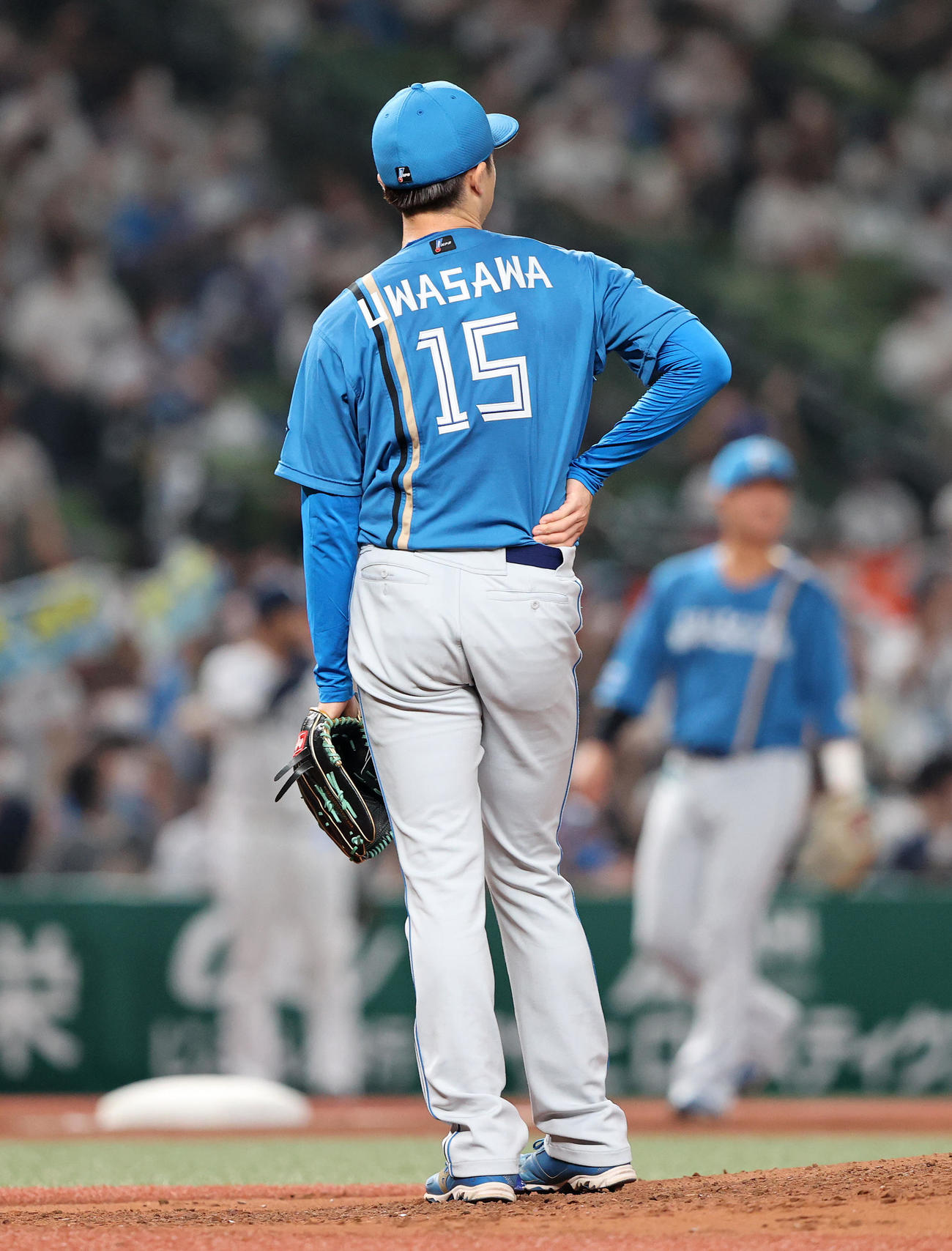 西武対日本ハム　2回裏西武2死二塁、鈴木に左越え適時二塁打を放たれた日本ハム上沢（撮影・鈴木正人）