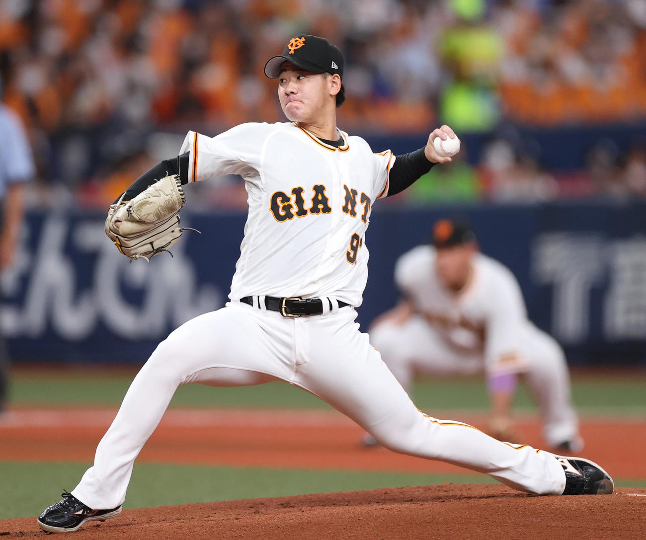 巨人対ヤクルト　巨人先発の井上（撮影・狩俣裕三）