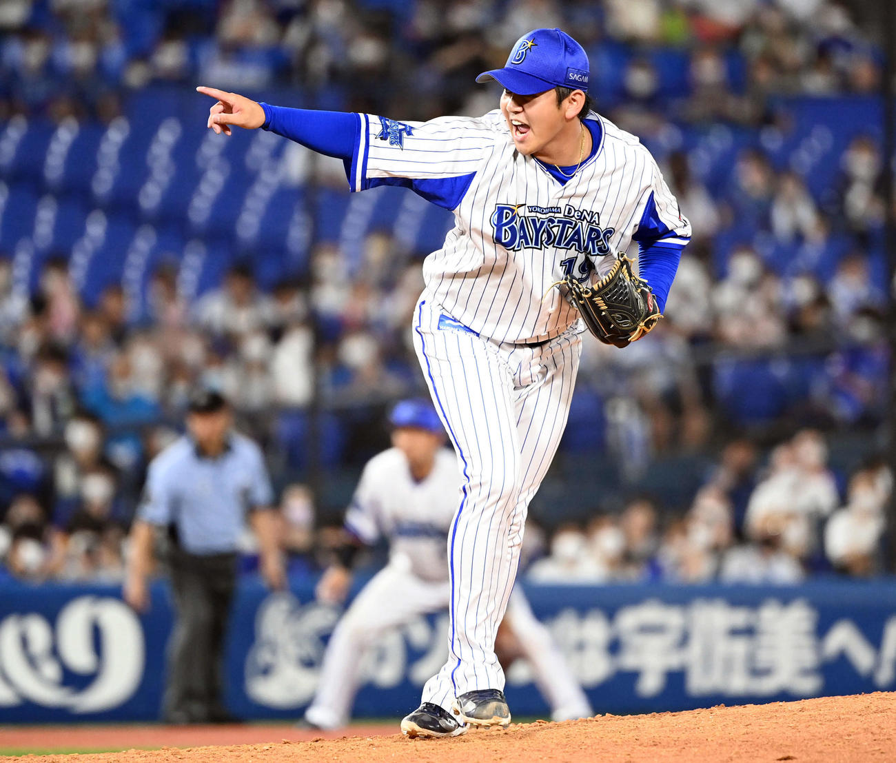 DeNA対中日　9回からマウンドに上がったDeNA山崎（撮影・たえ見朱実）