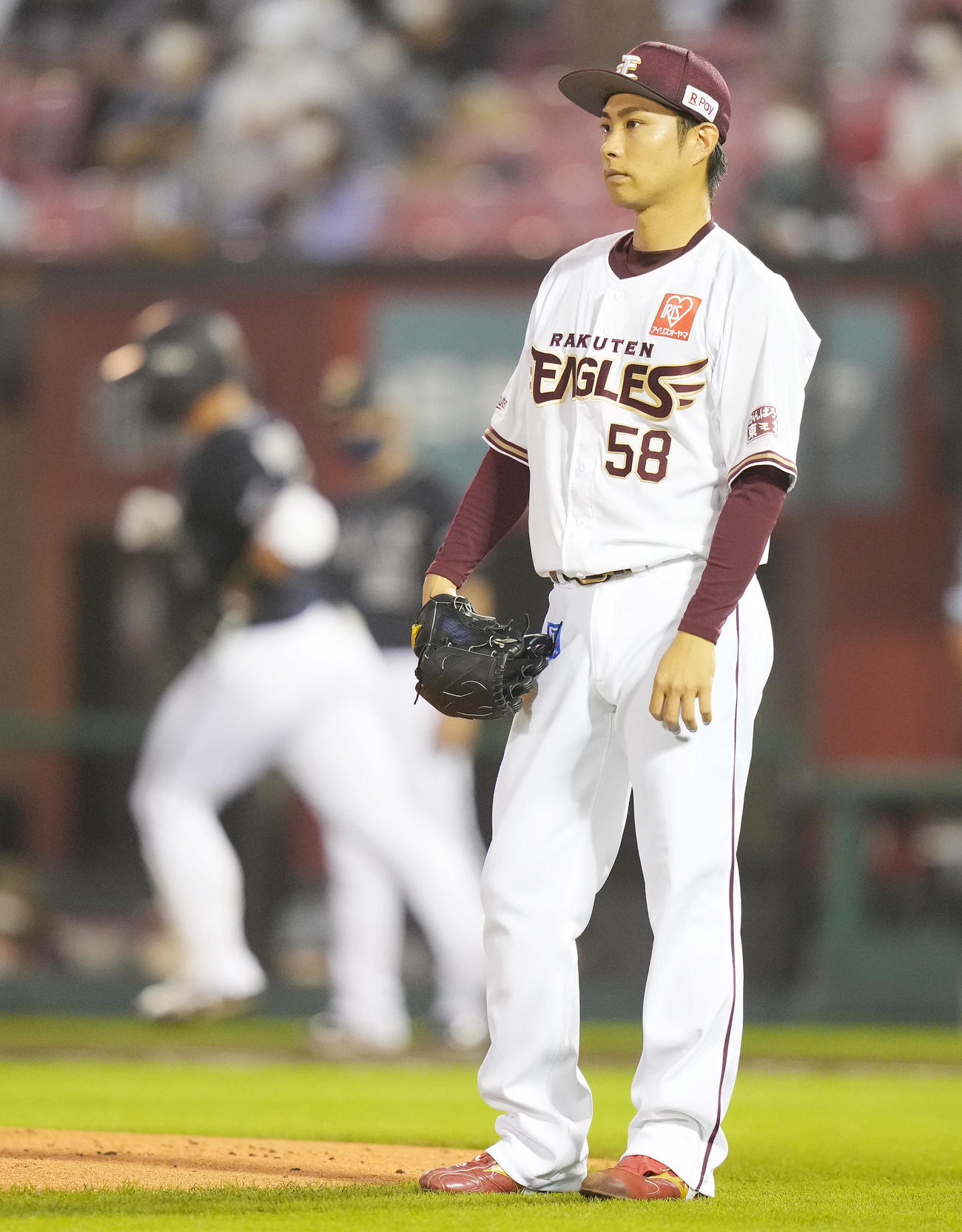 楽天対オリックス　2回表オリックス無死一塁、頓宮に左越え2点本塁打を浴びる辛島（撮影・鈴木みどり）