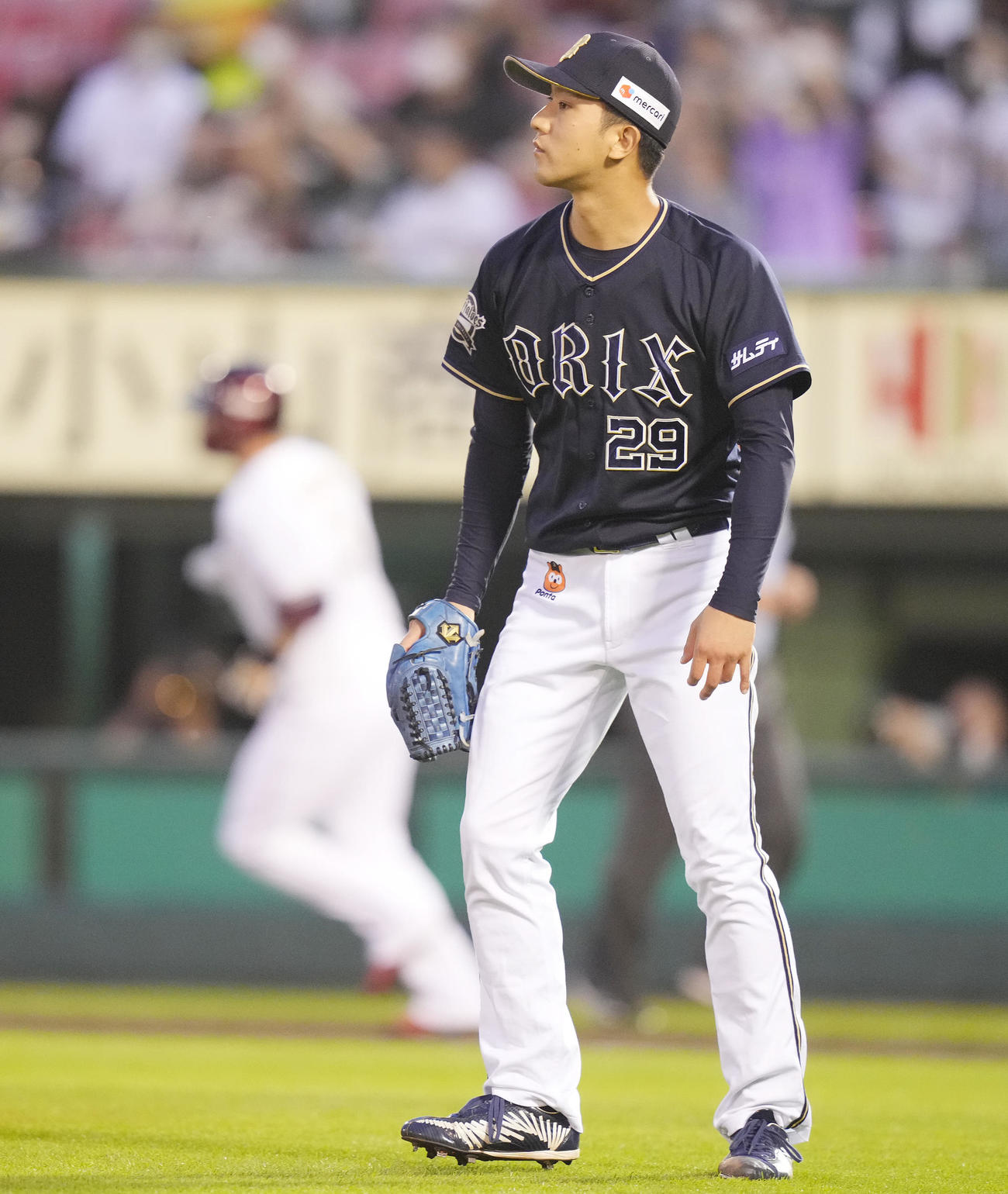 楽天対オリックス　1回裏楽天1死一塁、浅村に先制の2点本塁打を浴びる田嶋（撮影・鈴木みどり）