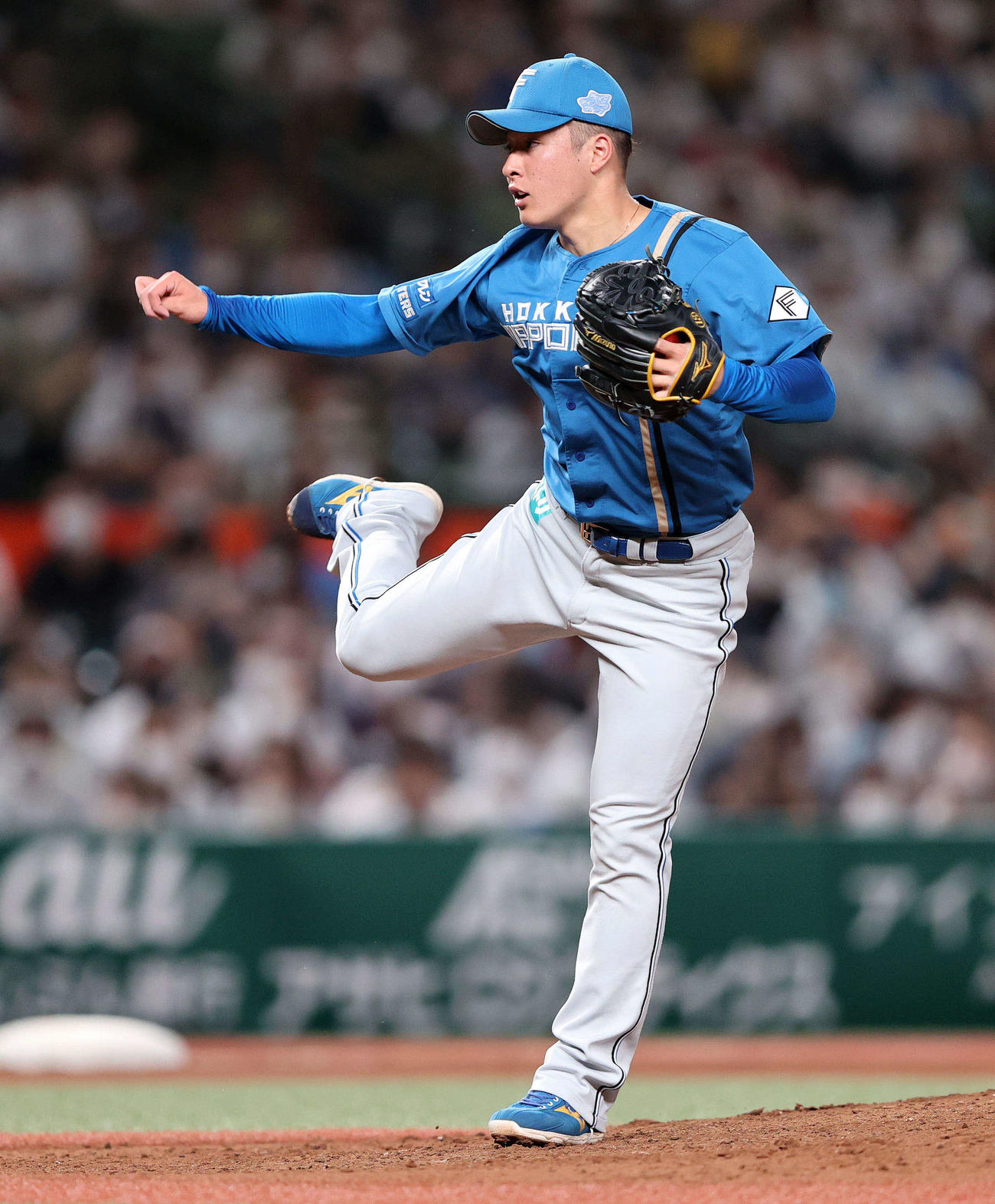 西武対日本ハム　力投する日本ハム2番手の吉田（撮影・鈴木正人）