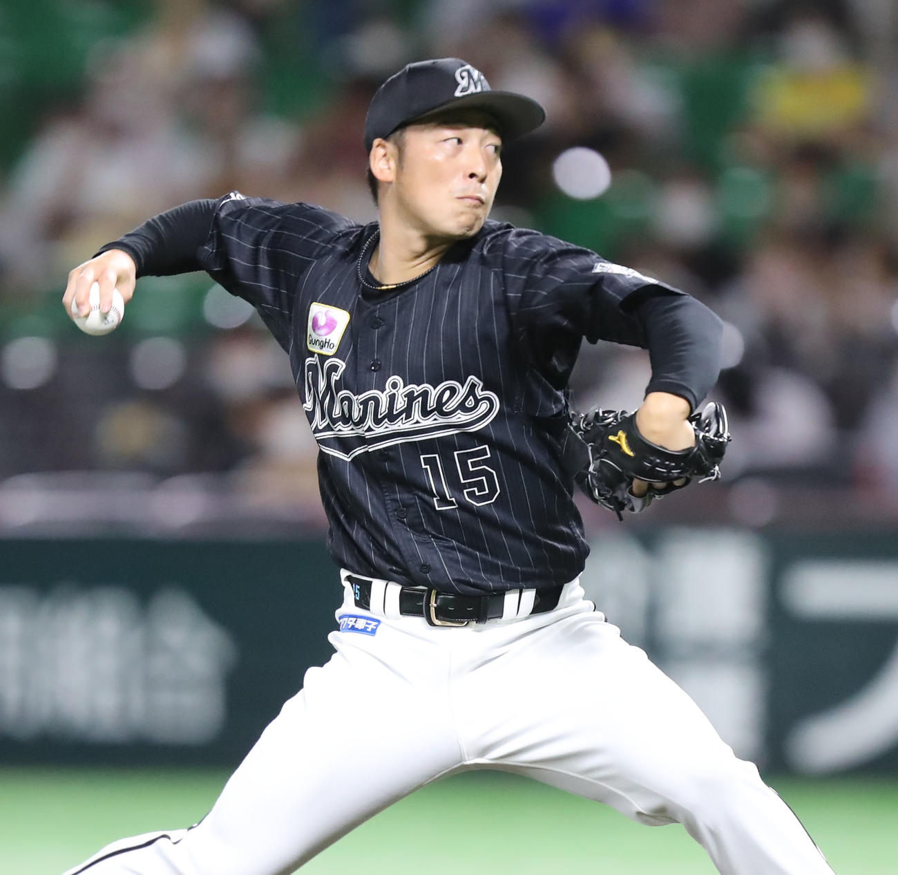 ソフトバンク対ロッテ　ロッテ先発の美馬（撮影・屋方直哉）