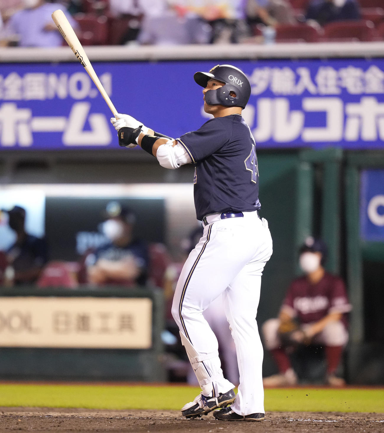 楽天対オリックス　3回表オリックス1死、左越えソロ本塁打を放つ頓宮（撮影・鈴木みどり）
