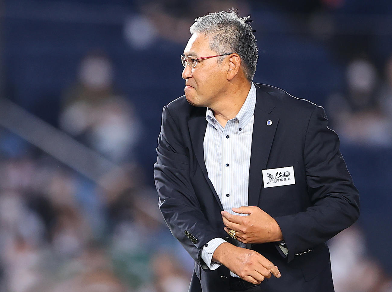 ロッテ－オリックス戦で始球式を務める小宮山悟氏（撮影・垰建太）