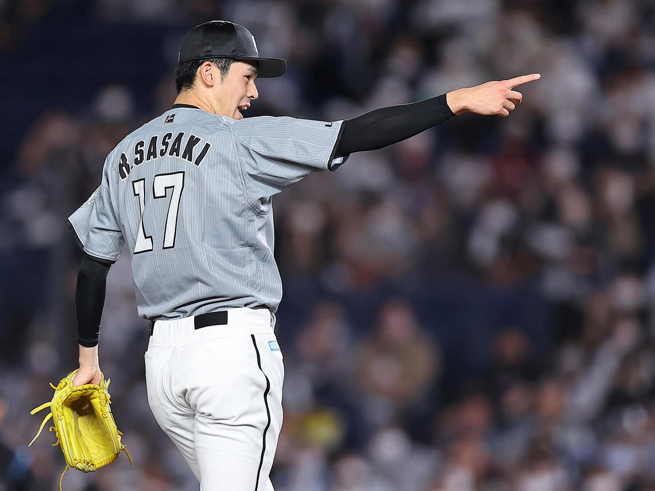ロッテ対オリックス　3回表オリックス無死、伏見を三振に仕留める佐々木朗（撮影・垰建太）