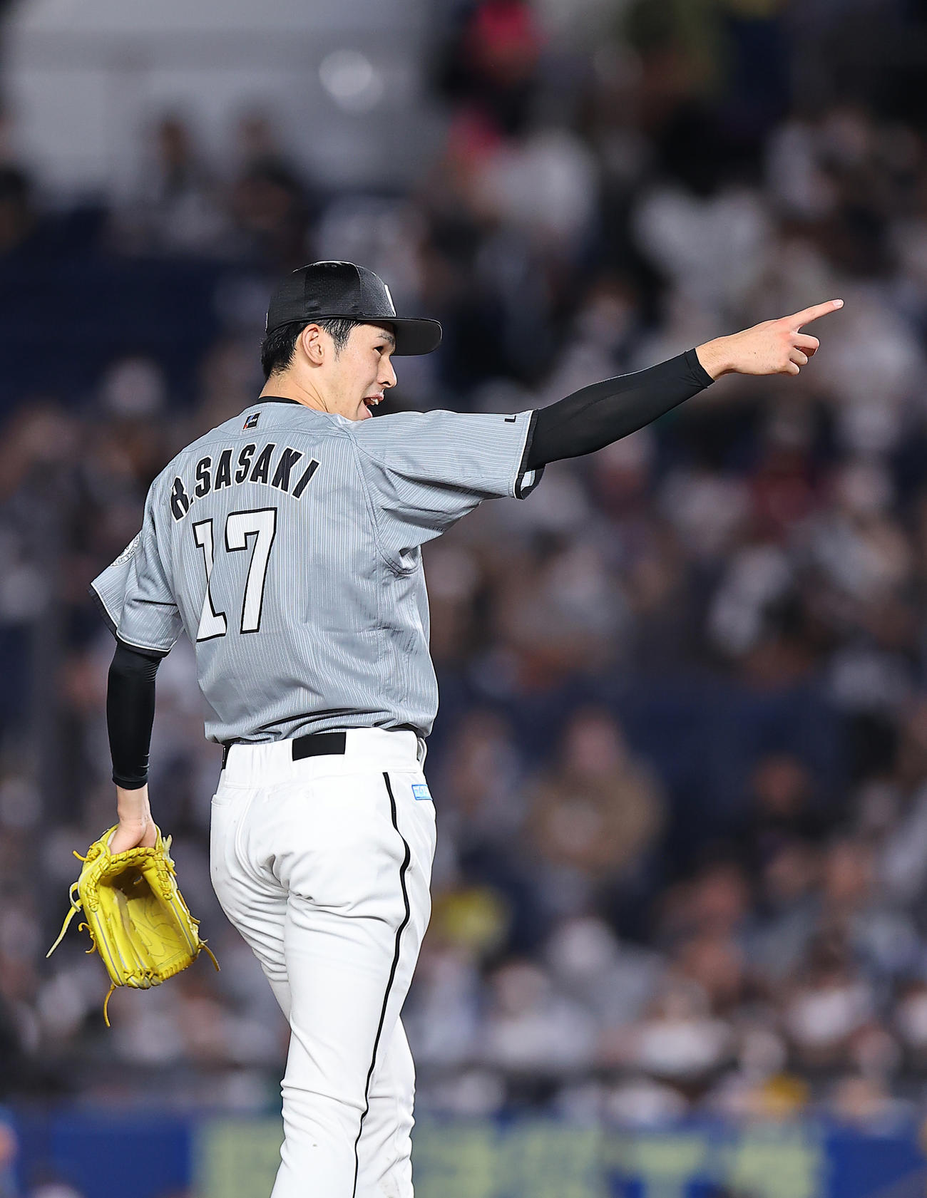 ロッテ対オリックス　3回表オリックス無死、伏見を三振に仕留める佐々木朗（撮影・垰建太）