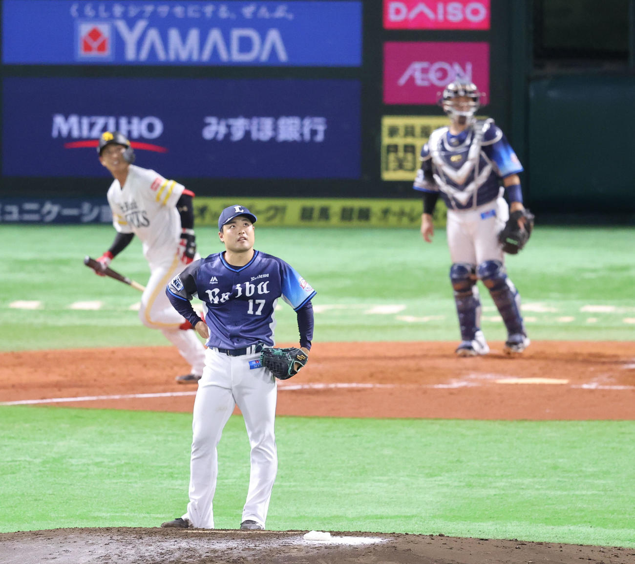 5回裏ソフトバンク無死、今宮に先制本塁打を浴びる松本航（撮影・梅根麻紀）