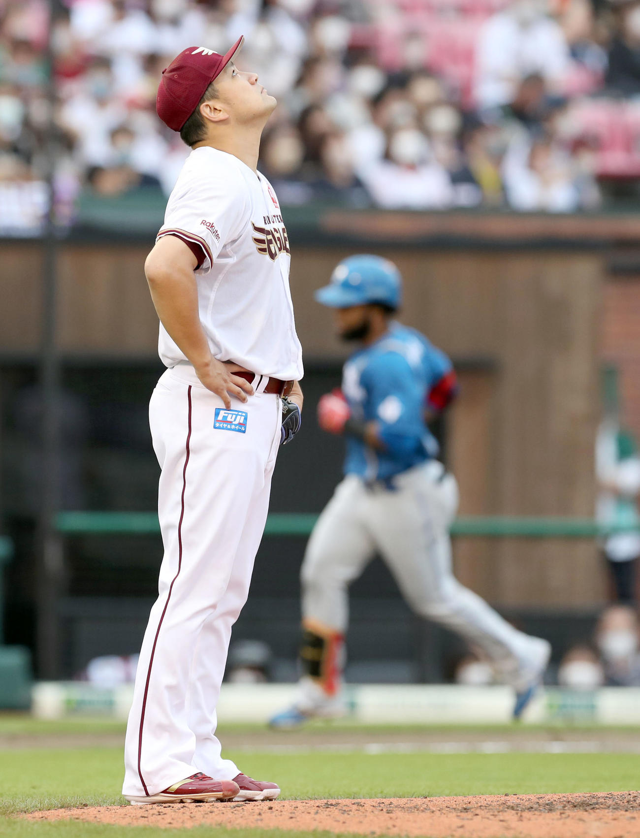 楽天対日本ハム　6回表日本ハム無死一塁、田中将はアルカンタラに右越え2点本塁打を浴びる（撮影・佐藤翔太）