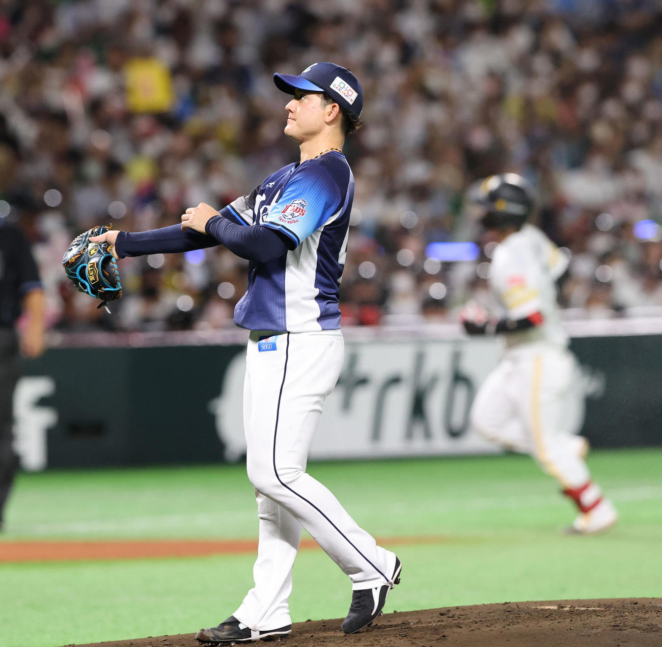 ソフトバンク対西武　2回裏ソフトバンク無死、今宮健太に左越え同点本塁打を浴びた与座海人（撮影・梅根麻紀）