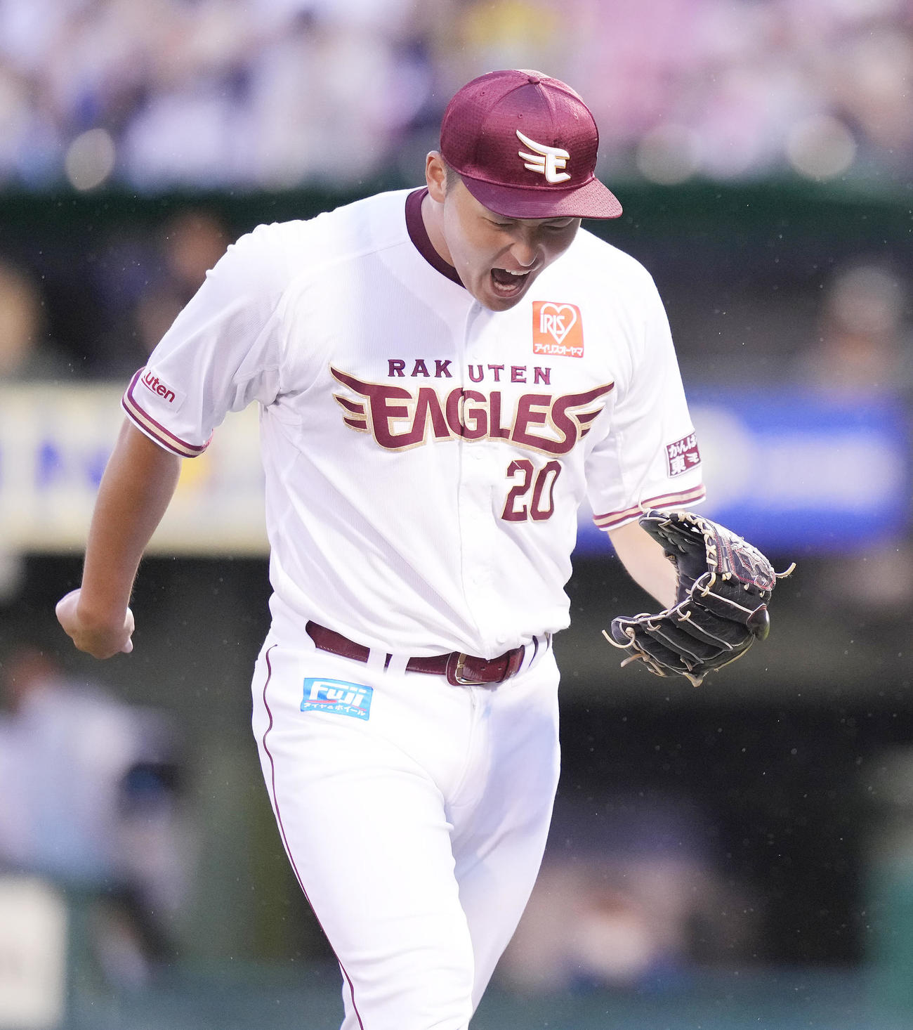 楽天対日本ハム　10回表日本ハム1死満塁、松本剛を三ゴロ併殺に仕留めほえる安楽（撮影・鈴木みどり）