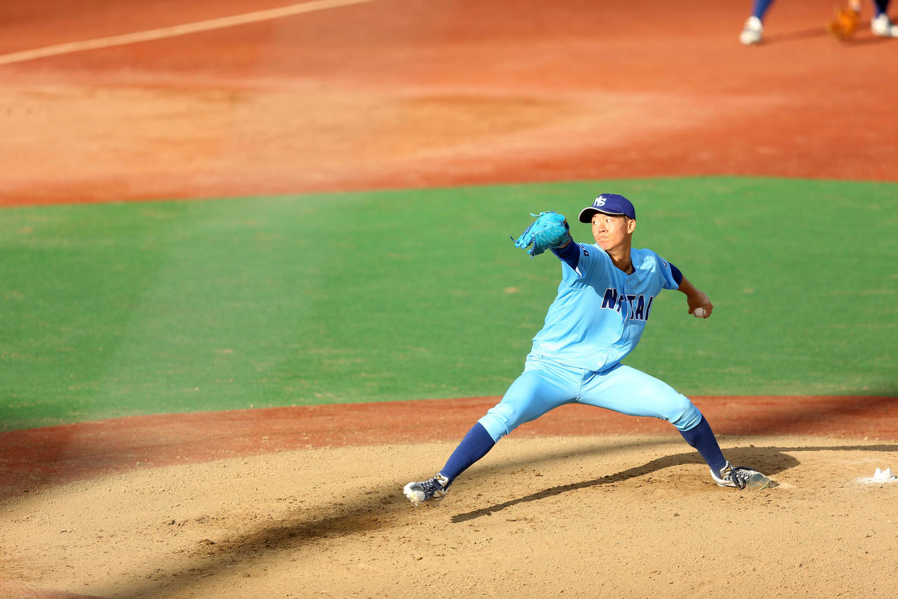 日体大対筑波大　力投する日体大先発の矢沢（撮影・宮地輝）