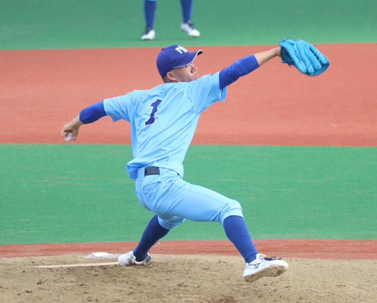 日体大対筑波大　「背番号1」を背負って力投する日体大先発の矢沢（撮影・阿部泰斉）