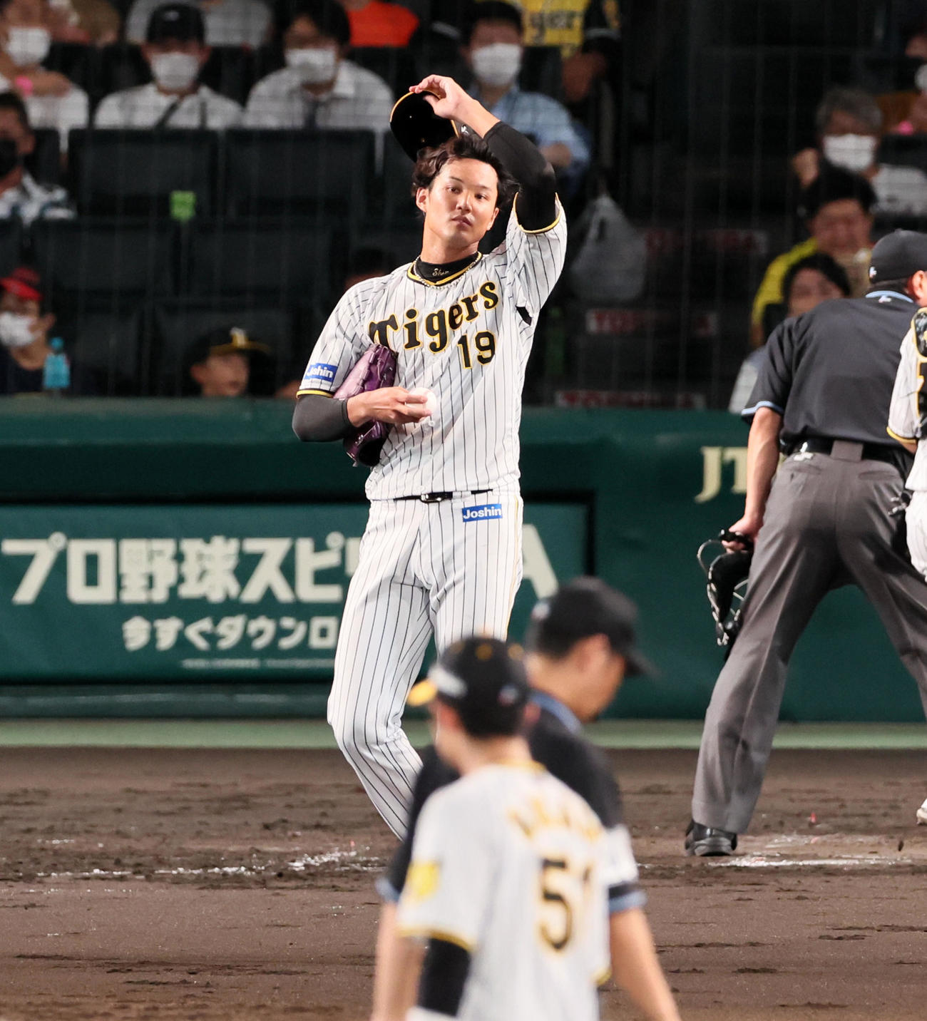 阪神対巨人　3回表巨人2死二塁、藤浪は坂本に右前適時打を打たれ失点（撮影・加藤哉）