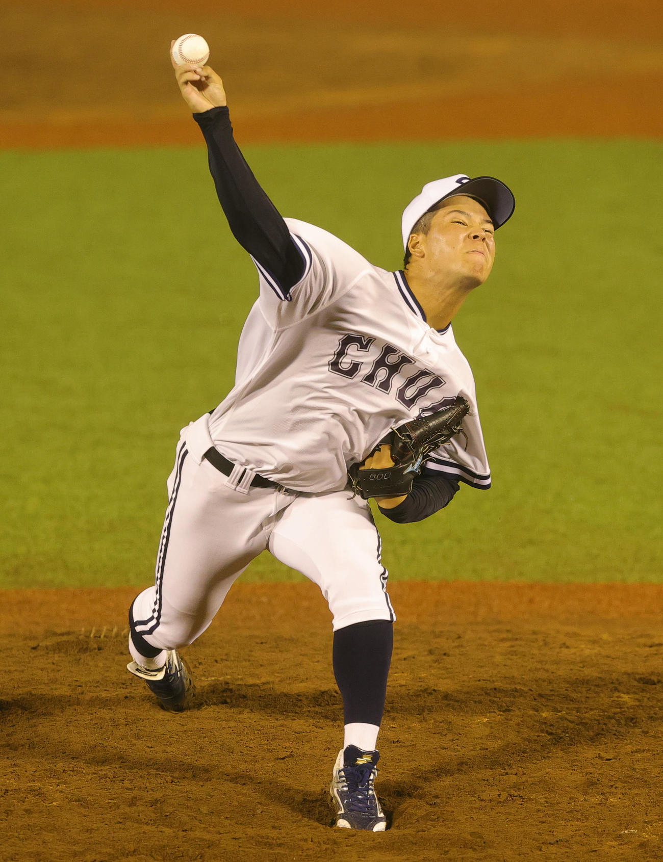 駒大対中大　力投する中大・三奈木（撮影・野上伸悟）