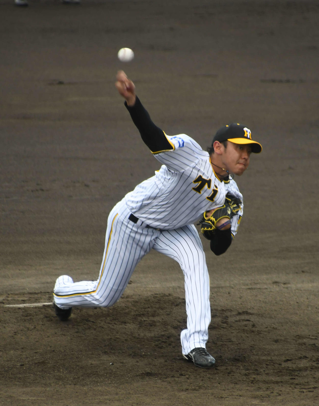 ウエスタン・リーグ広島戦で力投する阪神小川（撮影・中野椋）