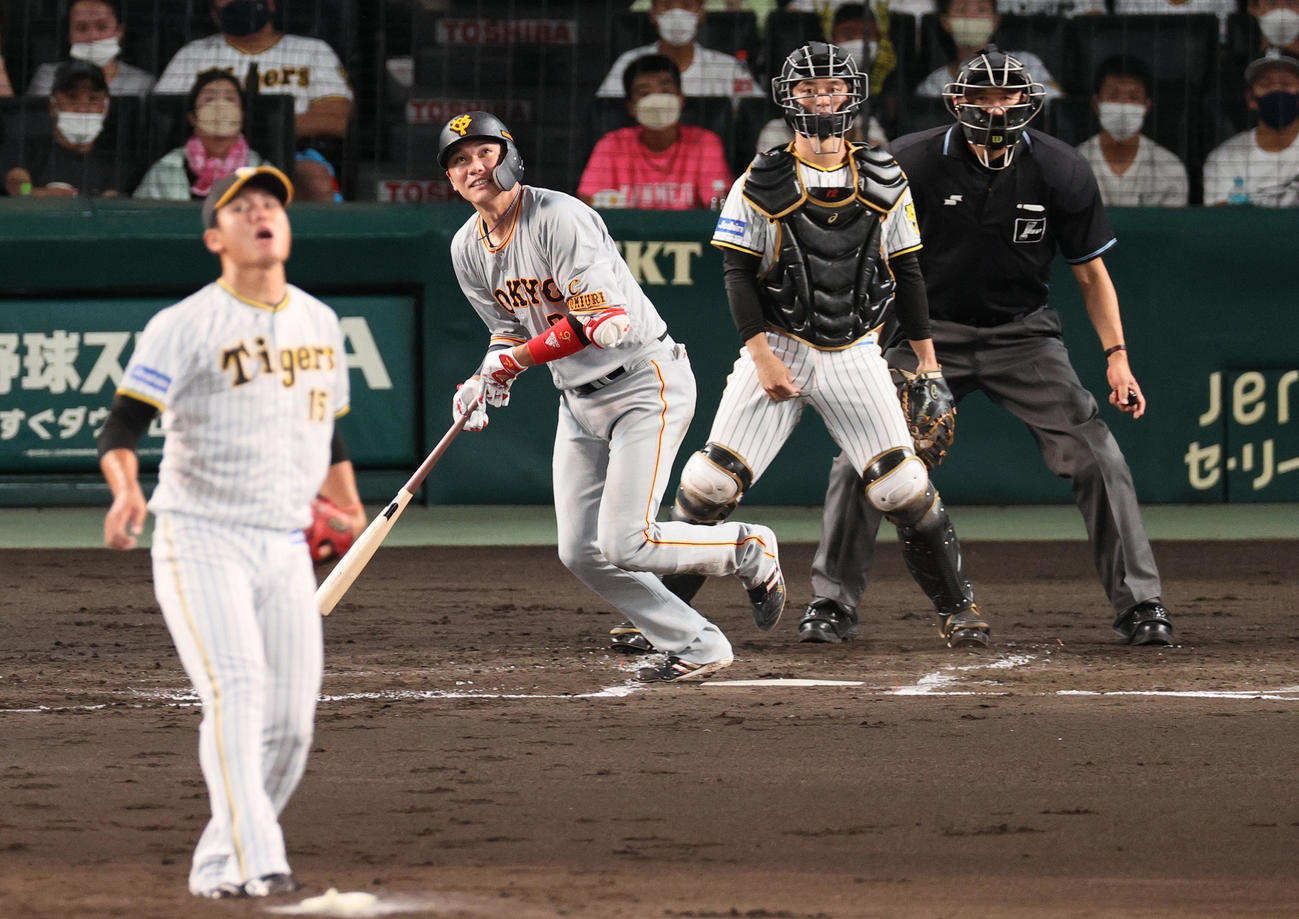 阪神対巨人　3回表巨人2死二塁、坂本は中飛に倒れる。投手西純（撮影・上山淳一）