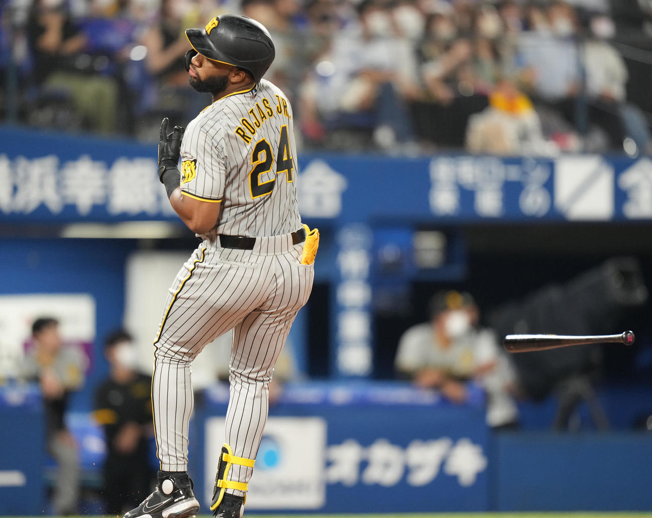 DeNA対阪神　8回表阪神2死満塁、中飛に倒れるロハス（撮影・鈴木みどり）