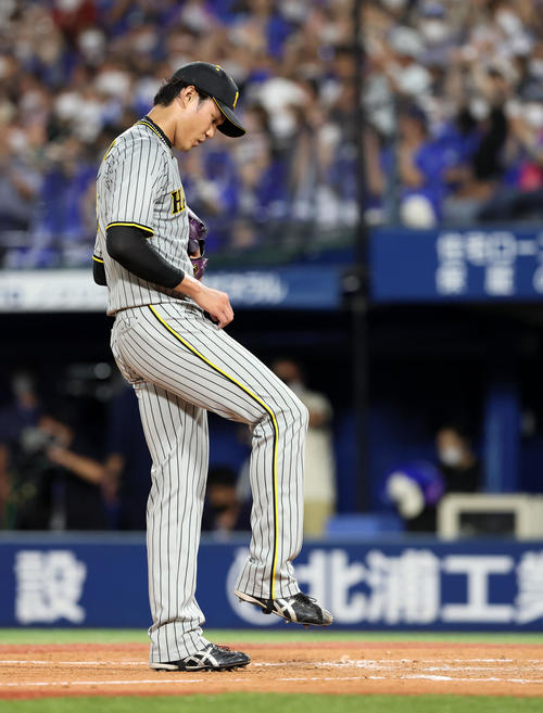 DeNA対阪神　5回裏DeNA1死三塁、藤浪は代打オースティンのとき2個目の暴投でさらに失点（撮影・加藤哉）