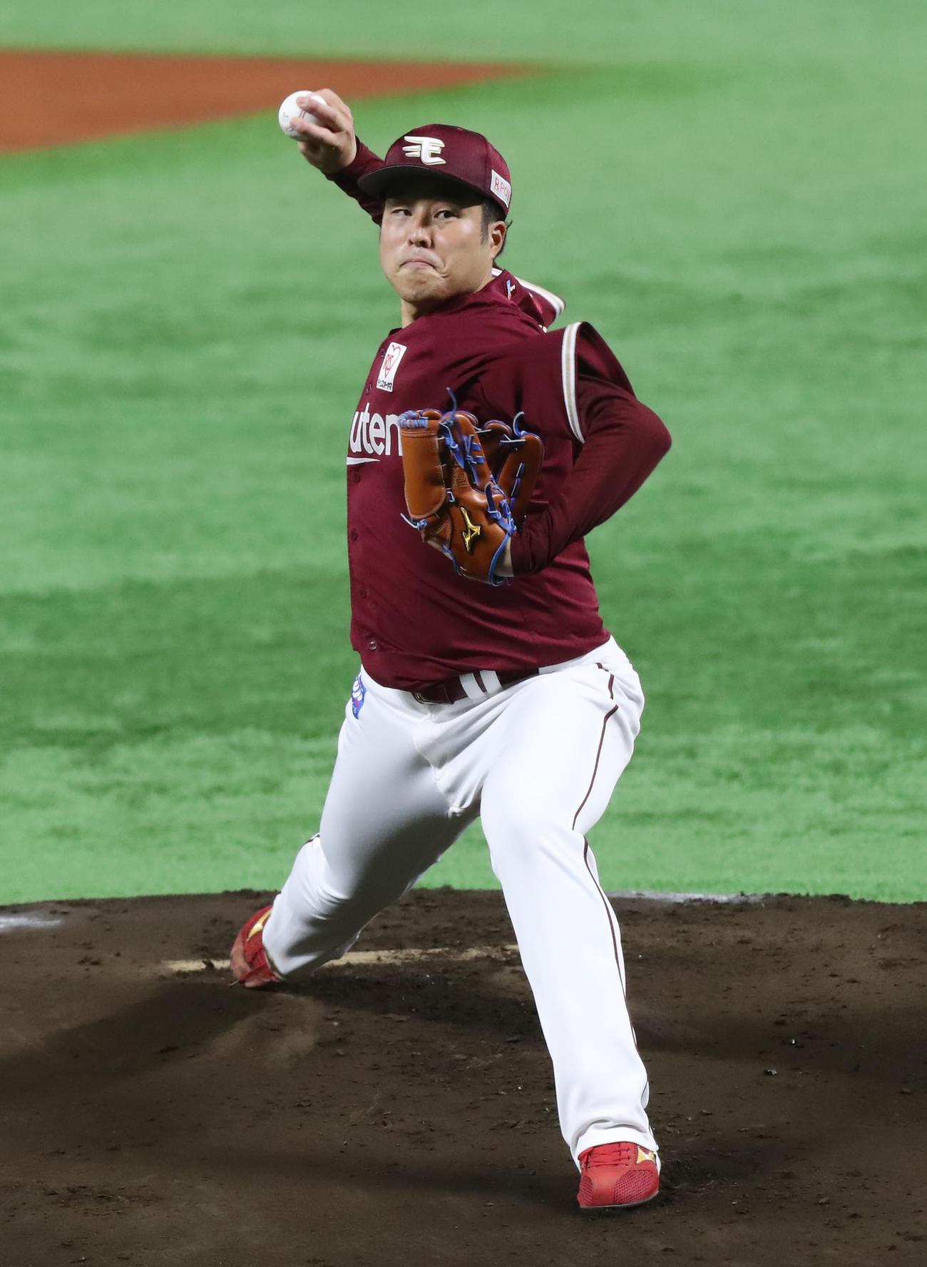 ソフトバンク対楽天　楽天先発の滝中（撮影・屋方直哉）
