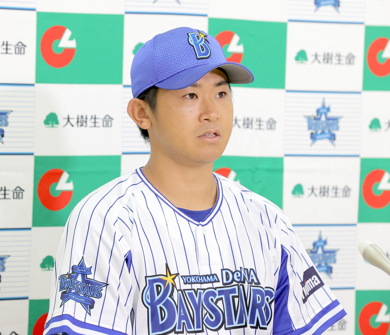 5勝を挙げる活躍で8月のセ・リーグ大樹生命月間MVP賞に輝き、リモート会見を行うDeNA今永（代表撮影）