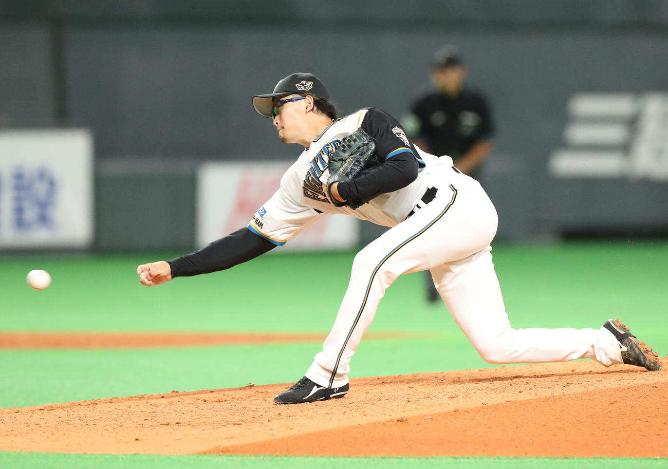 日本ハム対オリックス　日本ハム2番手の鈴木（撮影・佐藤翔太）