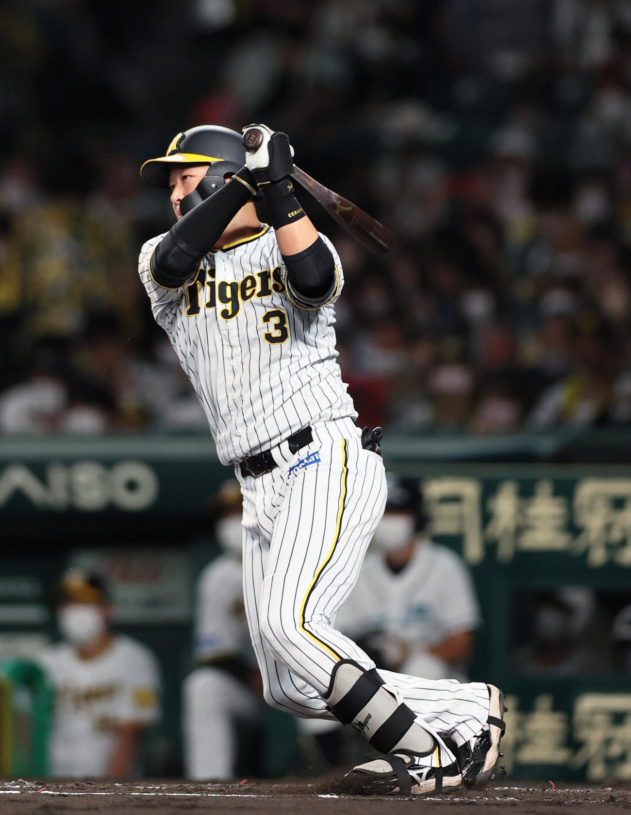 阪神対ヤクルト　4回裏阪神無死、大山は左前打を放つ（撮影・上山淳一）