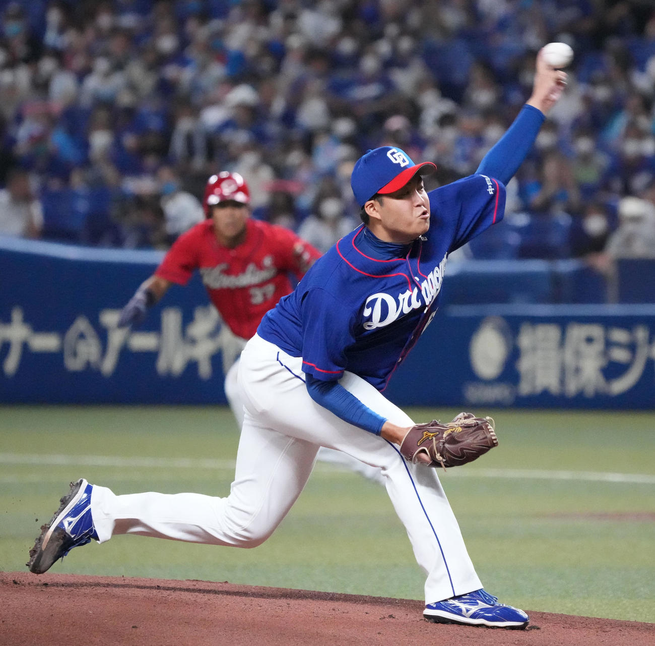 力投する中日先発の上田洸太朗（撮影・森本幸一）