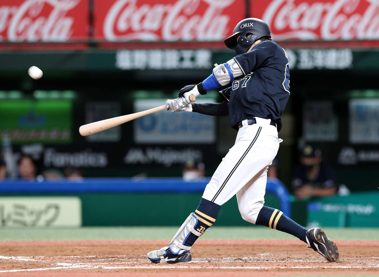 西武対オリックス　8回表オリックス2死、中川圭はソロ本塁打を放つ（撮影・浅見桂子）