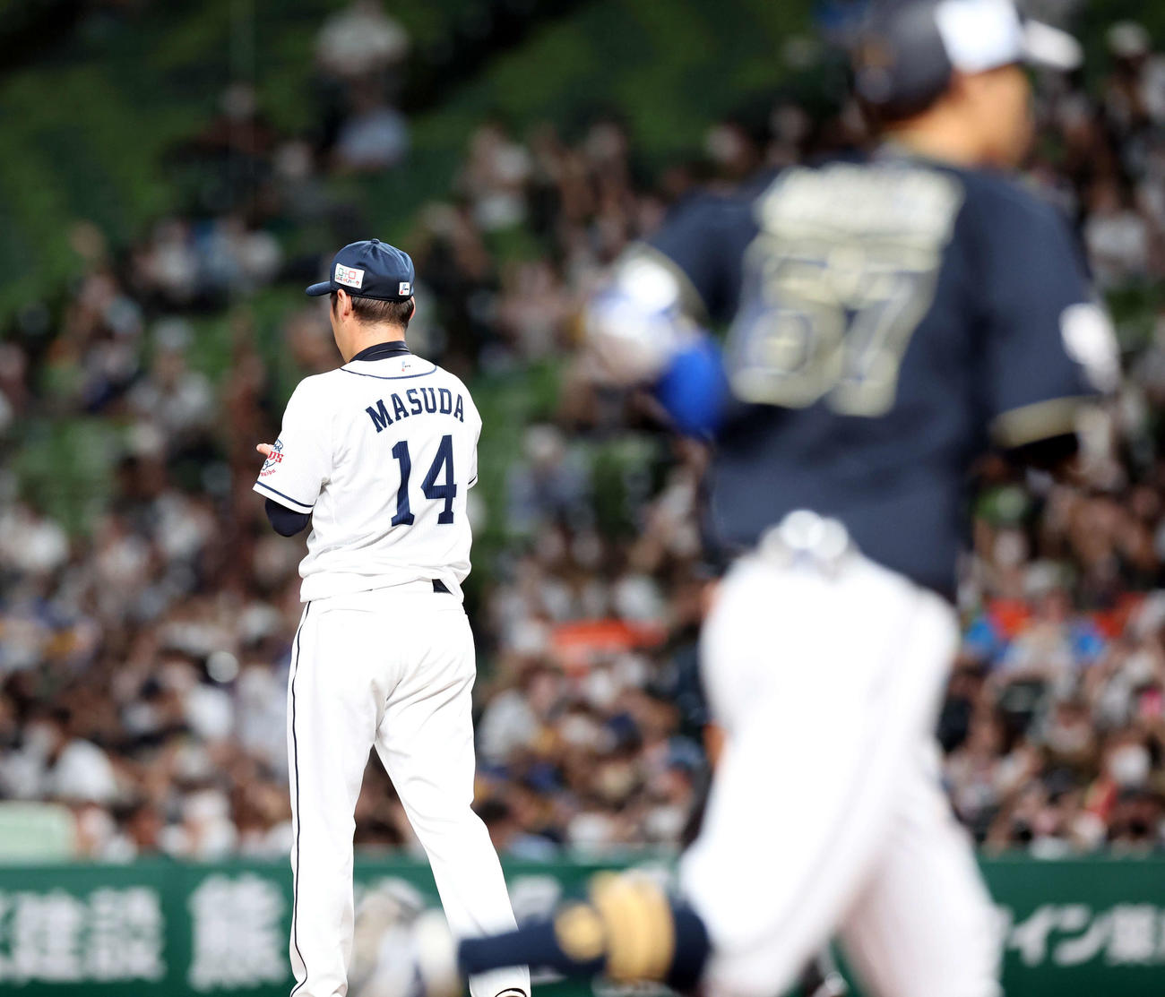 8回表オリックス2死、中川圭にソロ本塁打を許した増田（撮影・浅見桂子）