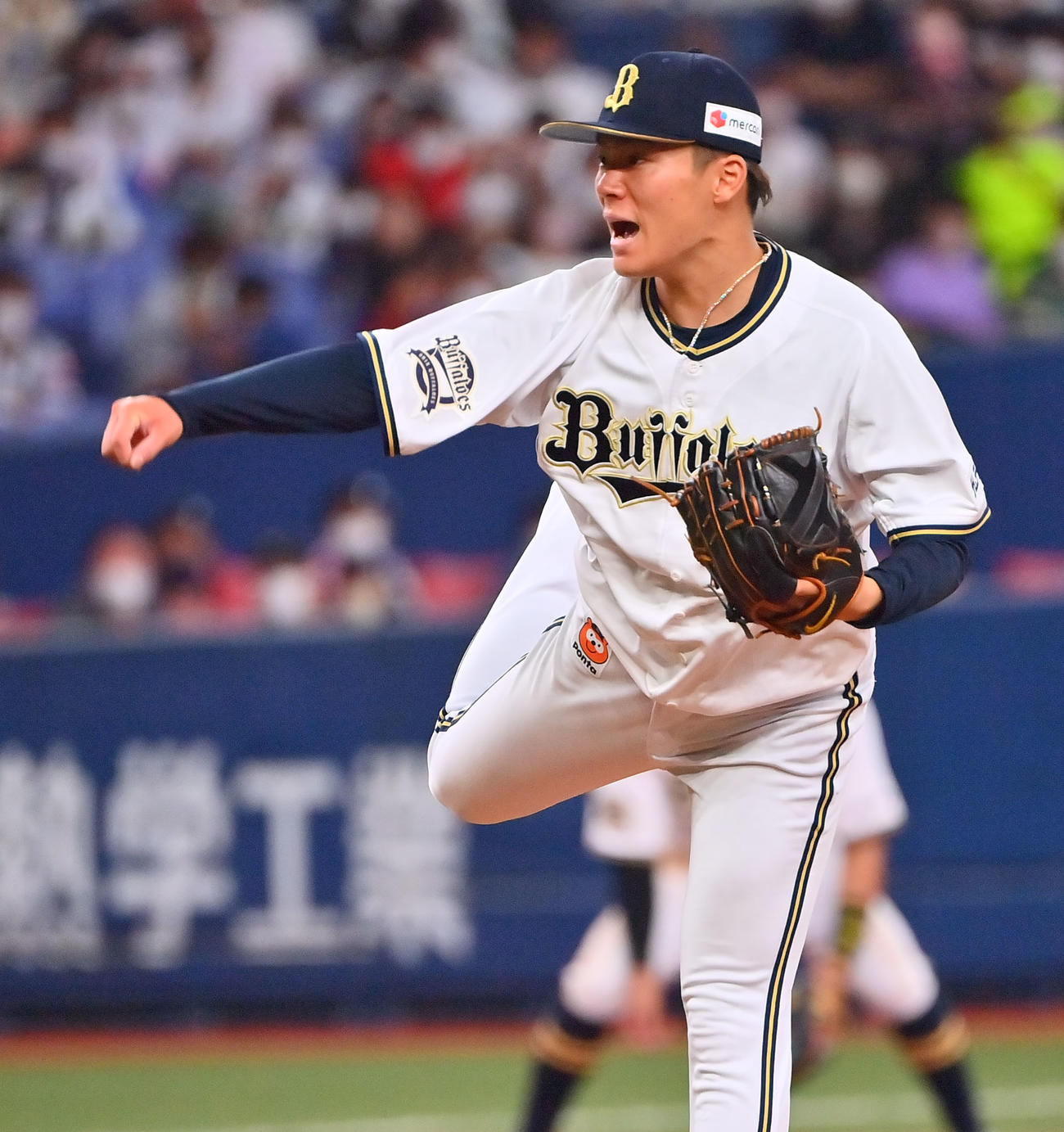 オリックス対ソフトバンク　力投するオリックス先発の山本（撮影・和賀正仁）