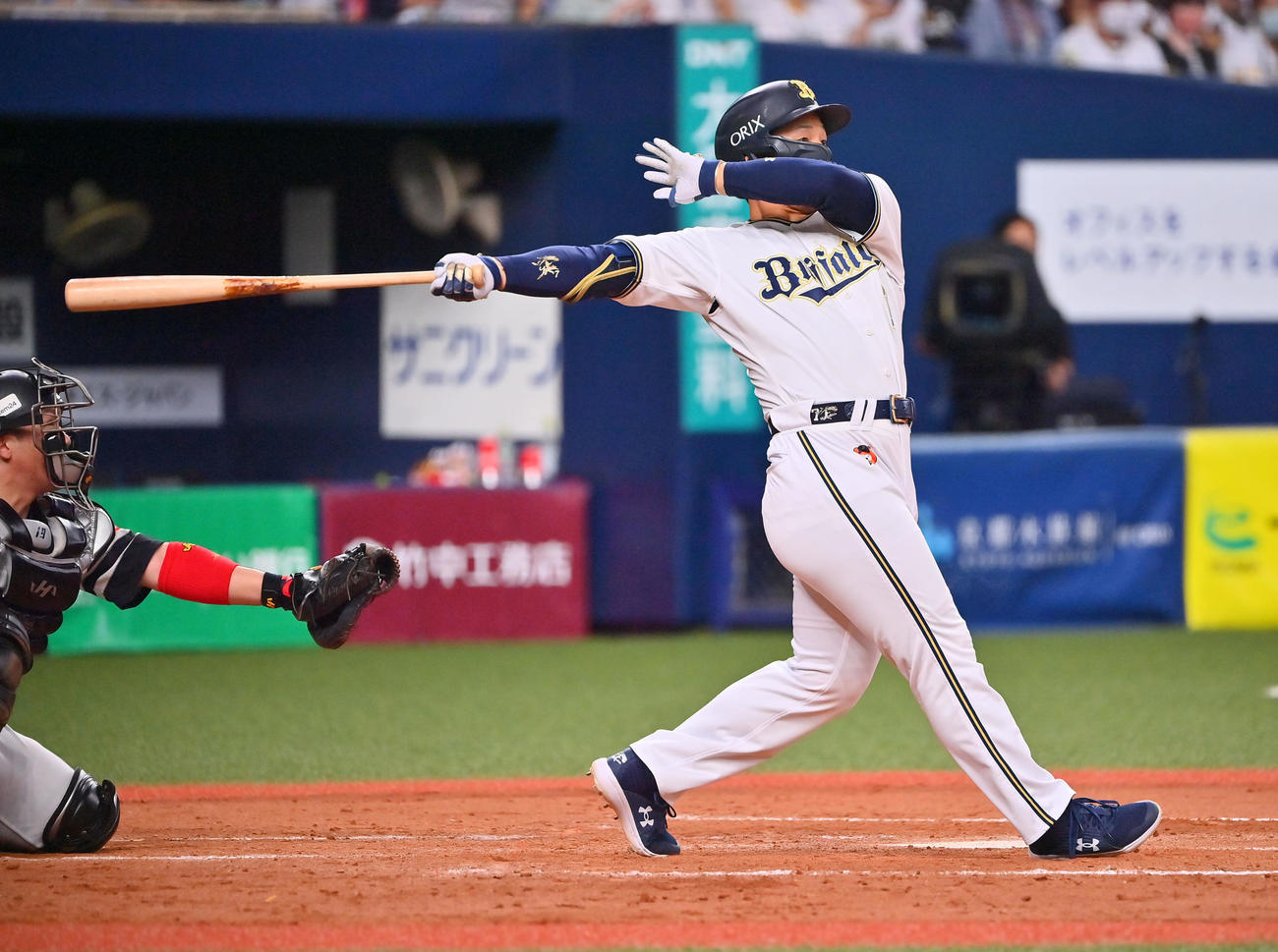 オリックス対ソフトバンク　3回裏オリックス2死、右越えソロ本塁打を放つ吉田正（撮影・和賀正仁）