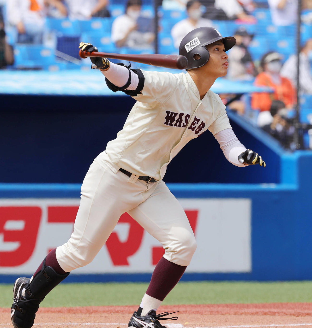 法大対早大　2回裏早大2死二塁、先制右適時二塁打を放つ清水大（撮影・野上伸悟）