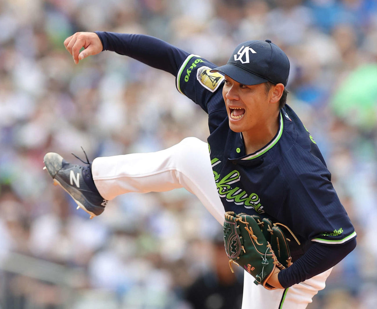 DeNA対ヤクルト　気合の入った表情で力投する小川（撮影・井上学）