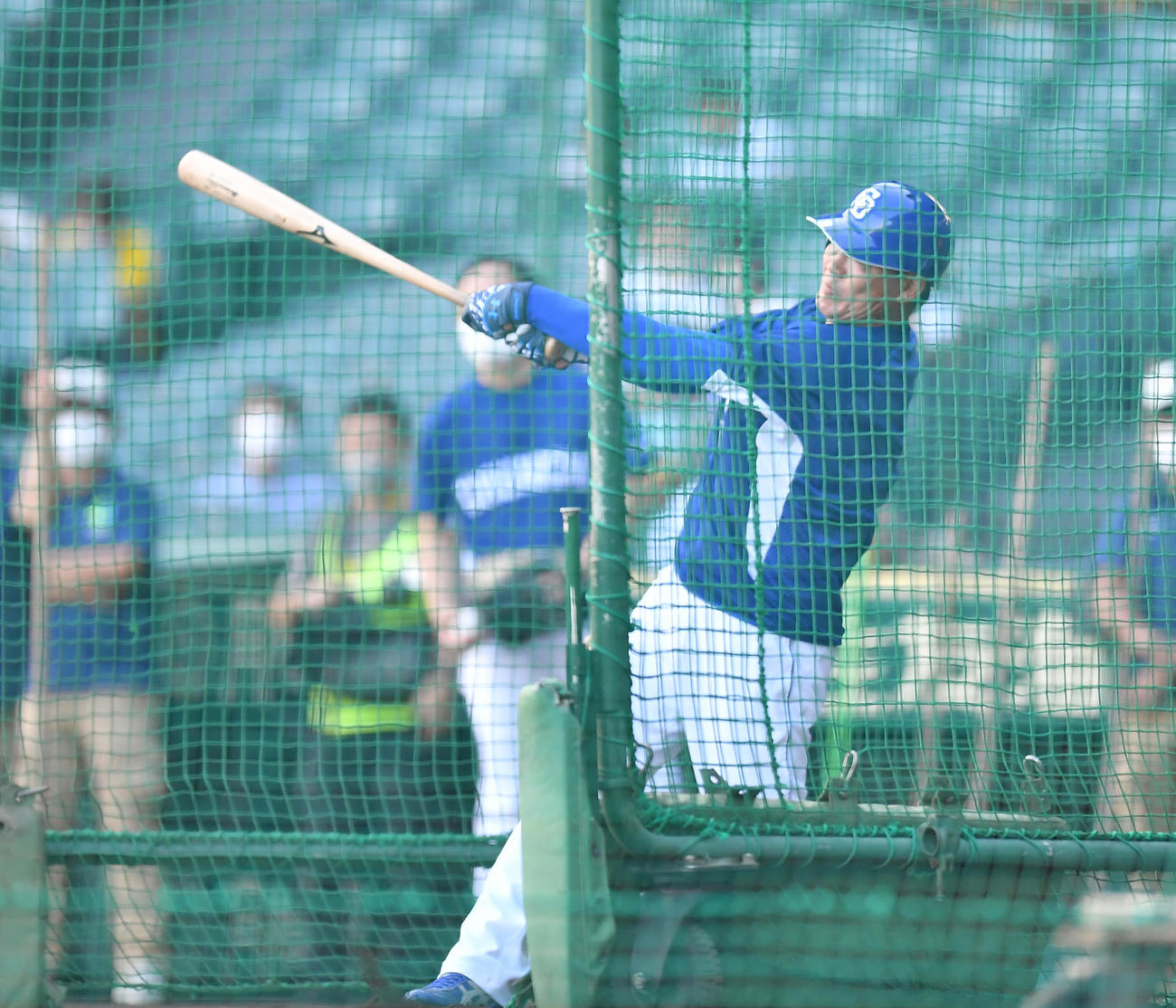 阪神対中日　試合前、フリー打撃を行う中日福留（撮影・清水貴仁）