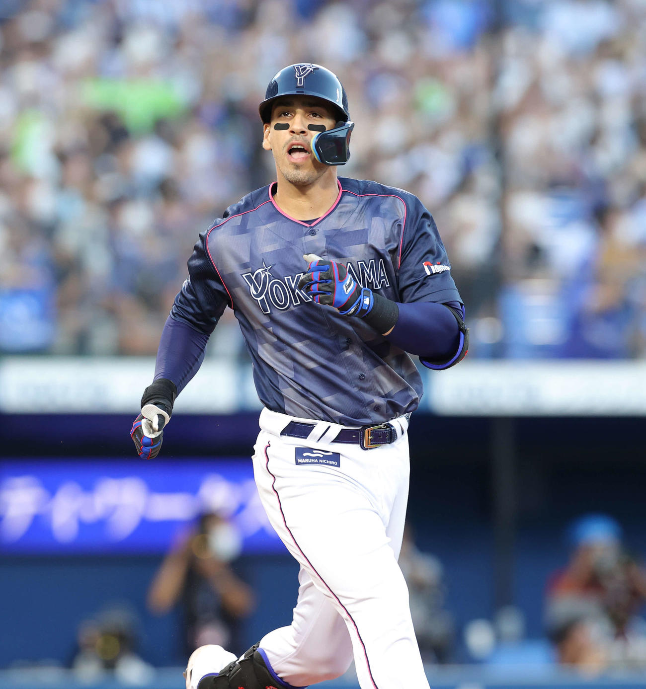 DeNA対ヤクルト　9回裏DeNA2死二塁。三直に倒れるソト（撮影・井上学）