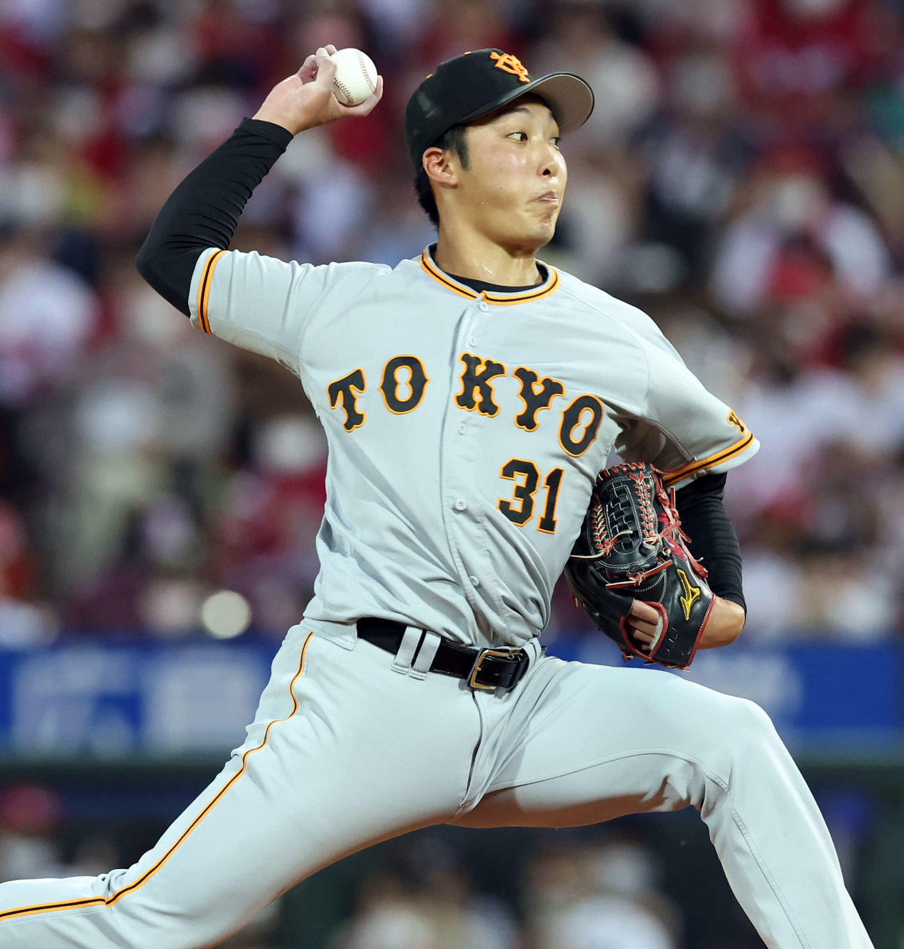 広島対巨人　力投する巨人先発の赤星（撮影・浅見桂子）