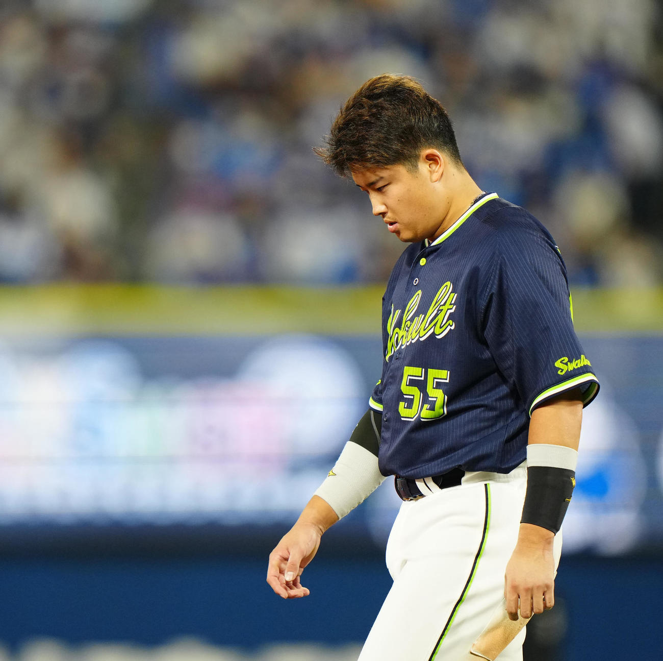 DeNA対ヤクルト　5回表ヤクルト2死、左飛に倒れた村上（撮影・江口和貴）