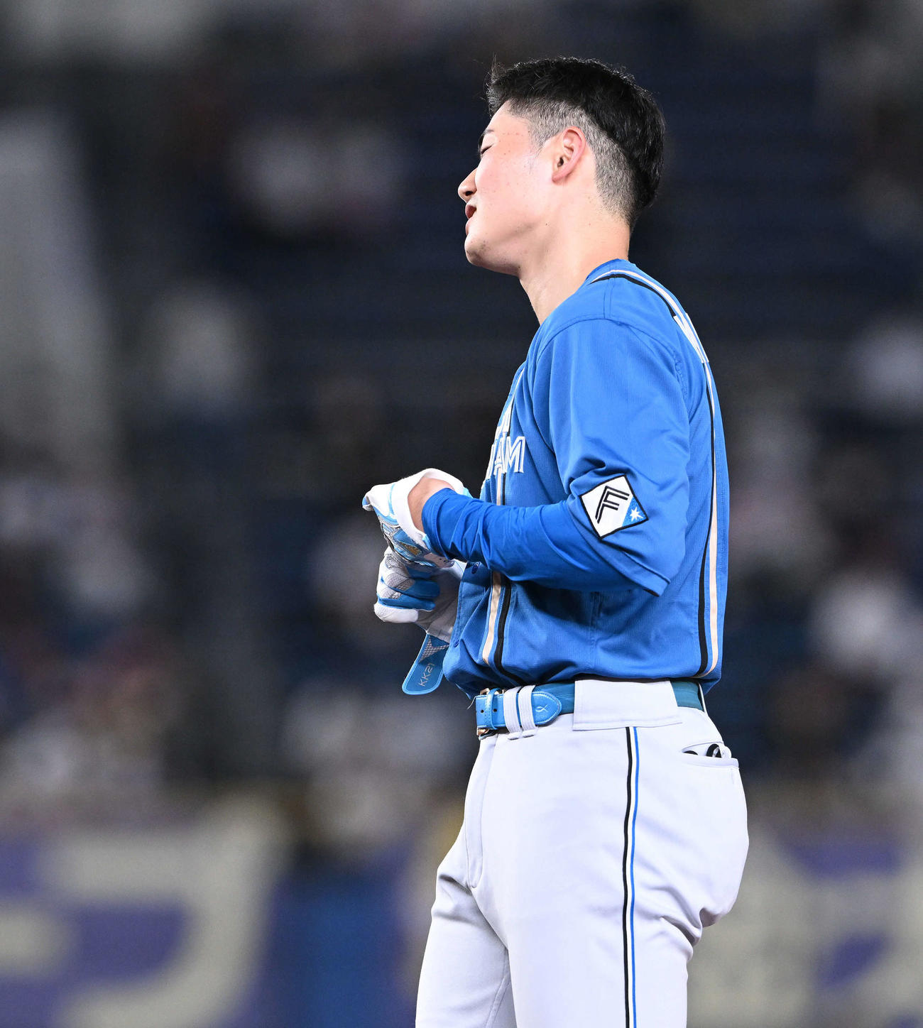 ロッテ対日本ハム　7回表日本ハム2死一、二塁、清宮は二ゴロに倒れ悔しがる（撮影・滝沢徹郎）