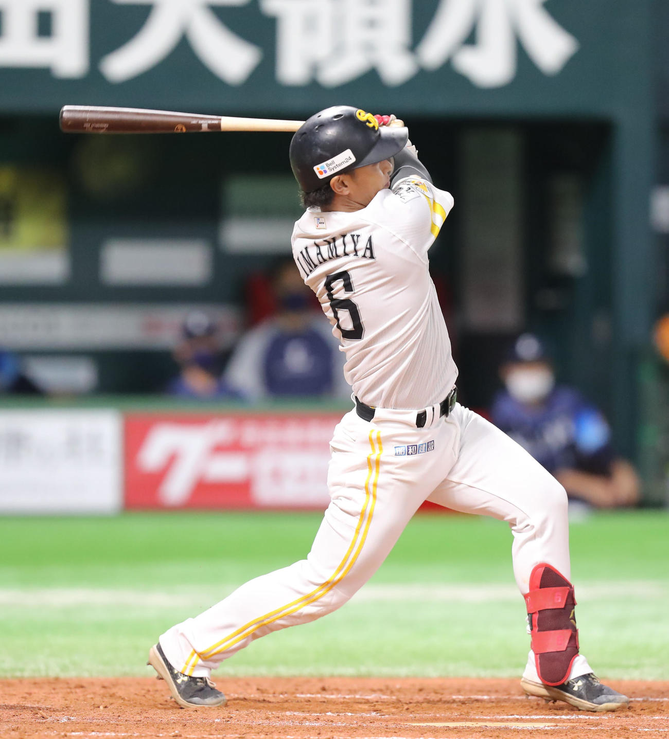 ソフトバンク対西武　3回裏ソフトバンク1死二、三塁、今宮は逆転の2点適時打を放つ（撮影・屋方直哉）